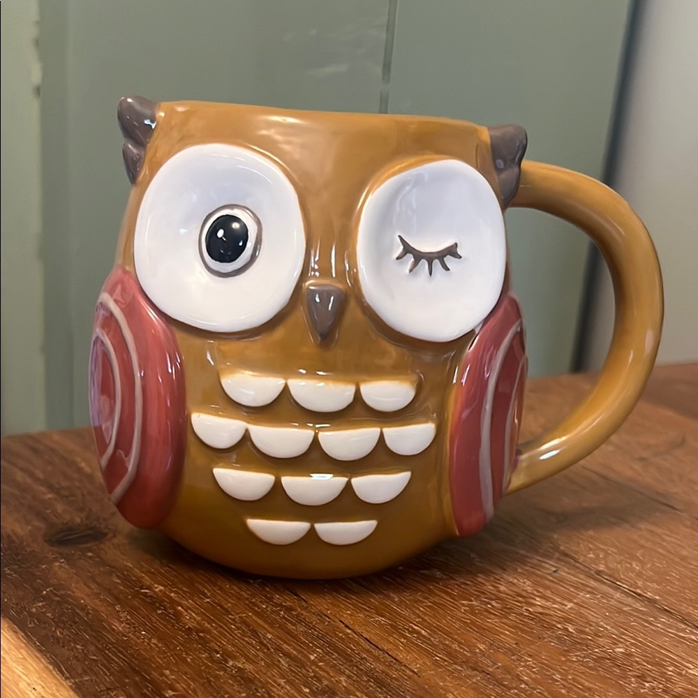 🦉 NWOT • Owl Winking Mug